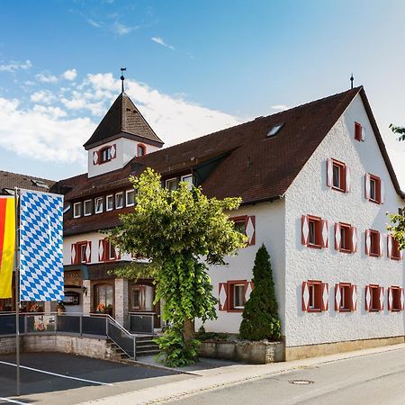 Wirtshaus & Hotel Goldener Greif Edelsfeld Bagian luar foto