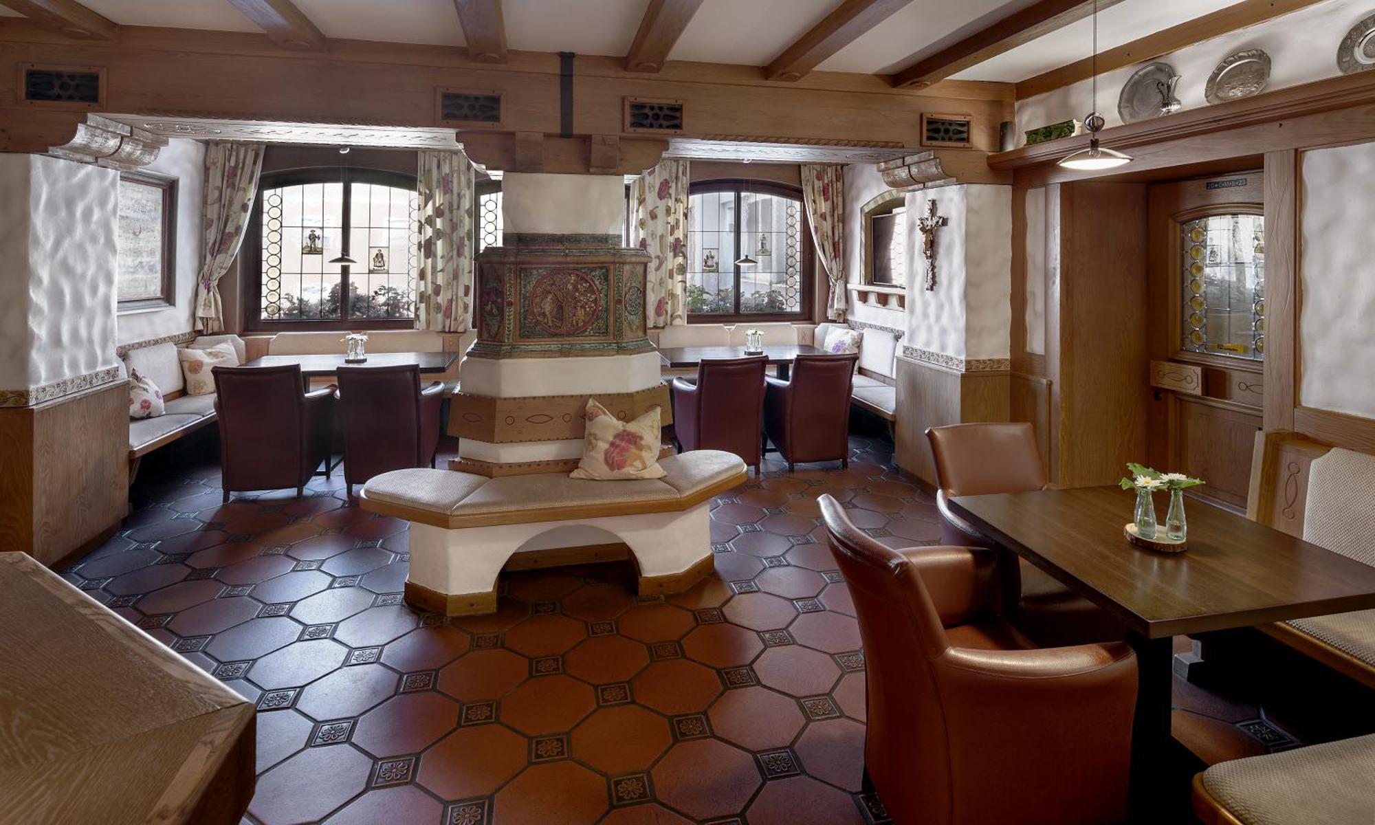 Wirtshaus & Hotel Goldener Greif Edelsfeld Bagian luar foto